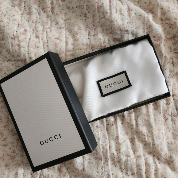 Gucci GG Crystal-Embellished Hair Clip - Picture 11 of 11